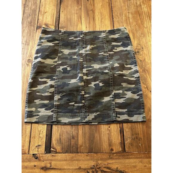 Free People Modern Femme Mini Skirt Women’s Size 6 Green Camo Cotton Stretch - Picture 1 of 8